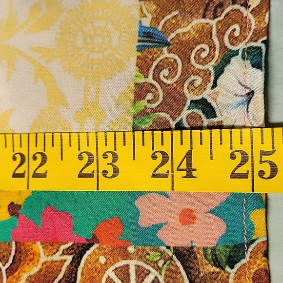 Tolani collection floral tunic top. - Picture 5 of 5